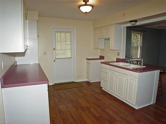 3rd image of 109 Miron Ave