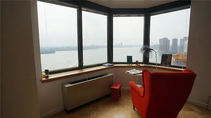 Rented by R New York | media 4
