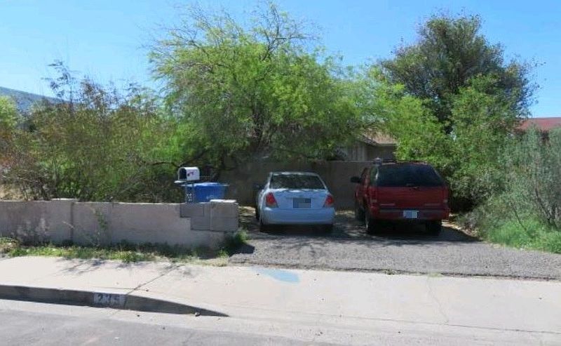 1st image of 235 E Vogel Ave