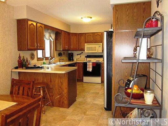 4th image of 533 Oak Park Circle