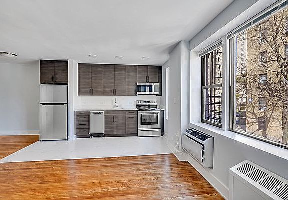 2nd image of 2400 Webb Ave APT 3H
