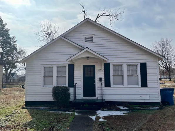 217 W 3rd St, Rector, AR 72461