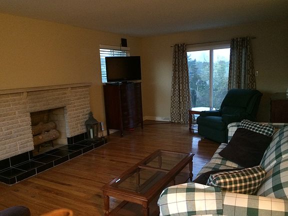 4th image of 3714 Parkview Dr