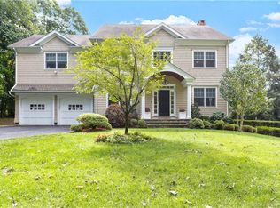 5 Breezy Knl, Westport, CT 06880