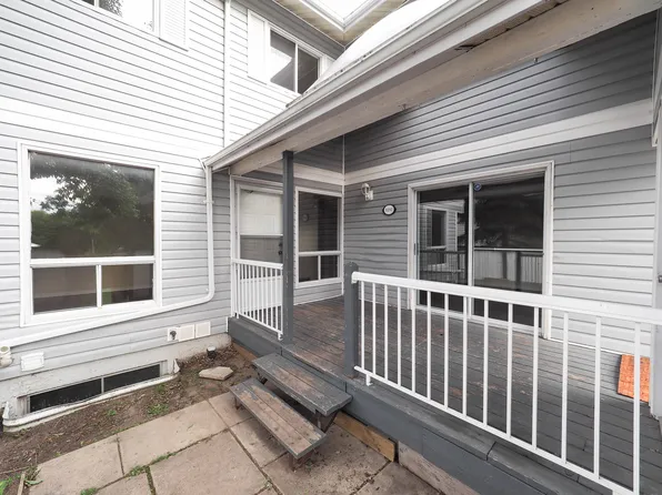 1204 54th St NW, Edmonton, AB T6L 5L3