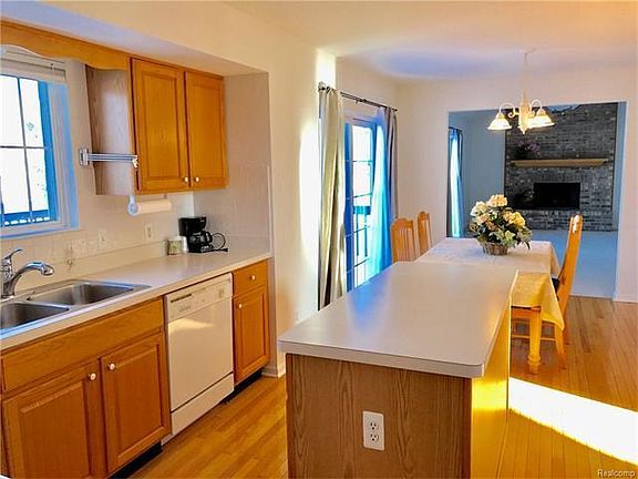 2nd image of 2359 Timbercrest Ct