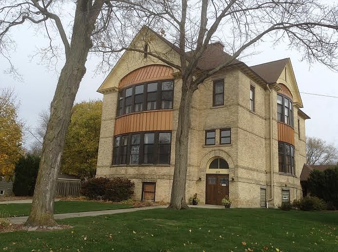 1st image of 615 Indiana Ave