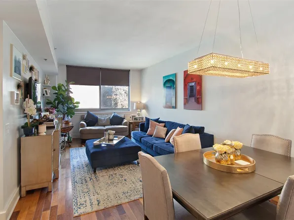 800 Jackson Street image 2 of 14