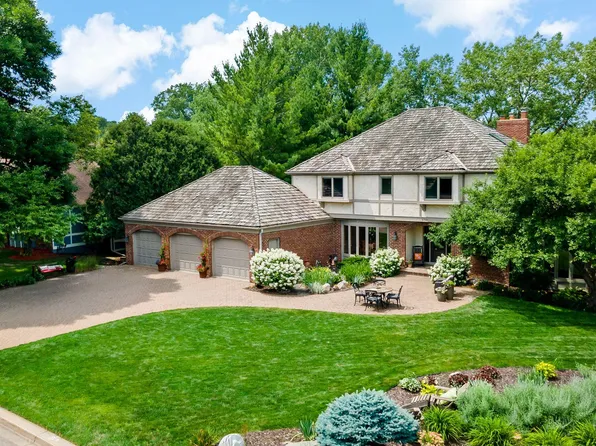 5708 Long Brake Trl, Edina, MN 55439