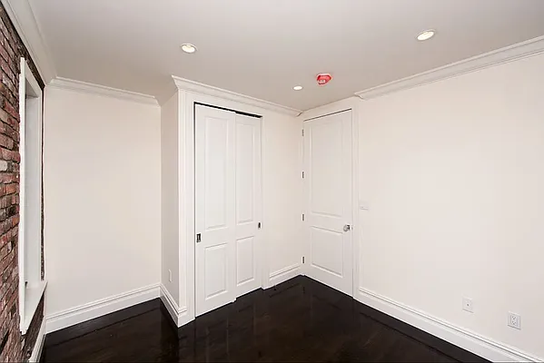 Rented by Avenues Real Estate | media 19