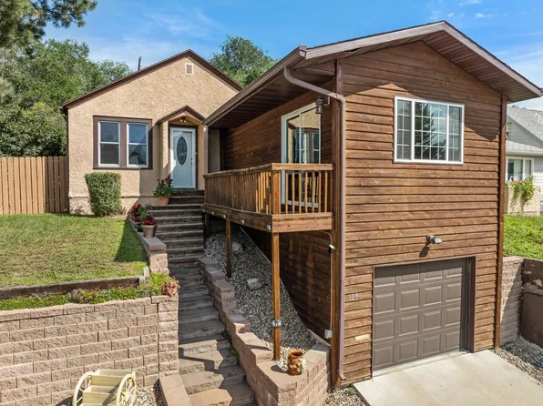 105 11th Ave NE, Minot, ND 58703