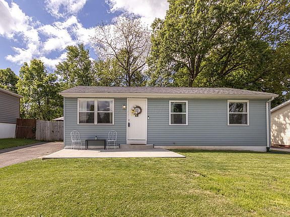 2nd image of 443 Carolann Ave