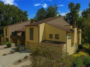 814 Hampton Ridge Dr, Akron, OH 44313