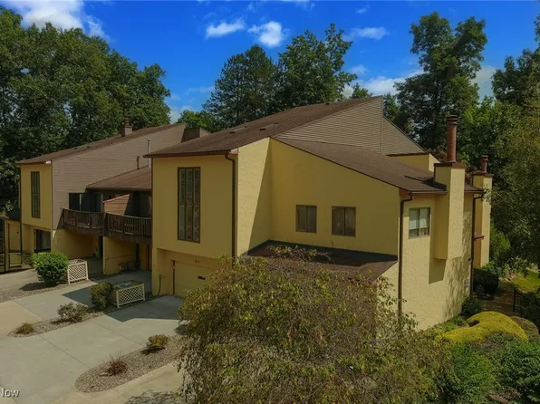 814 Hampton Ridge Dr, Akron, OH 44313