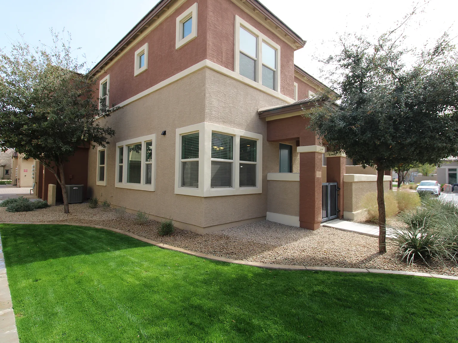 3 bed, 1500 sqft, $2,250 — Photo 2