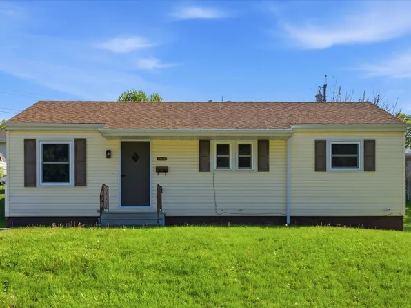 2935 Van Buren St, Dubuque, IA 52001