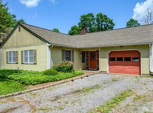 10 Northfield Ct, Lambertville, NJ 08530