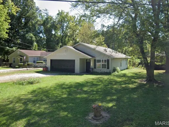 9929 North Rd, Fairview Heights, IL 62208