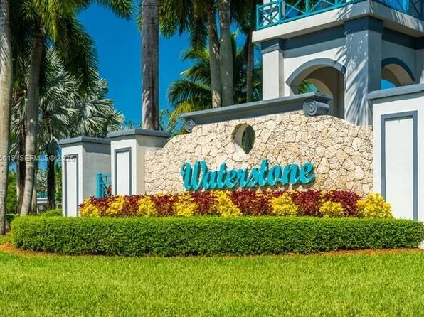 2402 NE 41st Pl, Homestead, FL 33033