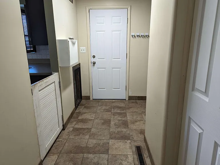 244 N 800 E — Photo 23