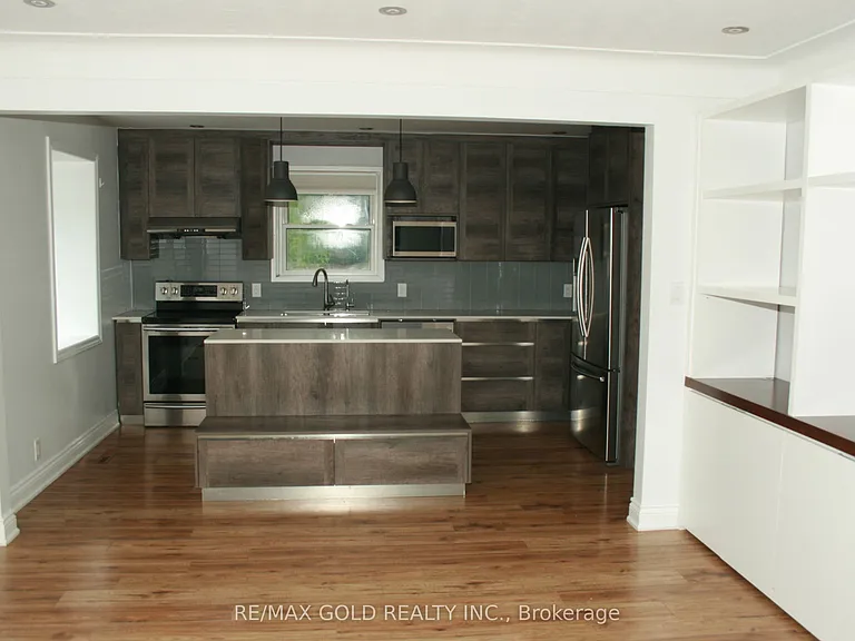 1124 Kent Ave — Photo 20