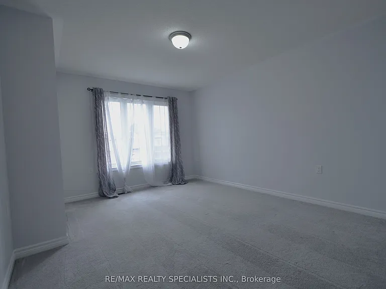 74 Dotchson Ave — Photo 24