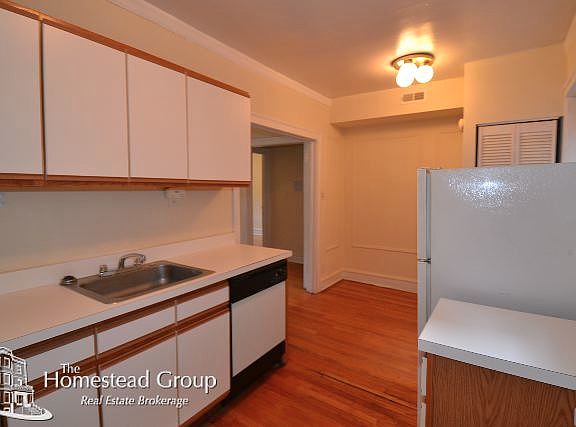 4th image of 3902 N Janssen Avenue # Second Floor