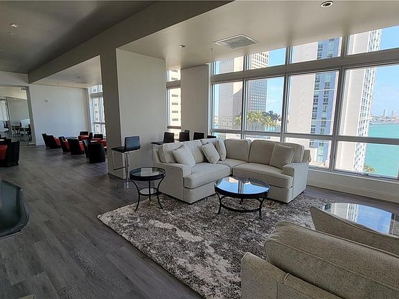2nd image of 300 S Biscayne Blvd #1944