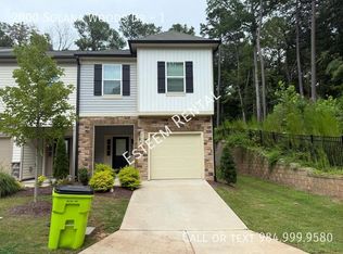 2000 Solana Woods Dr #1, Durham, NC 27703