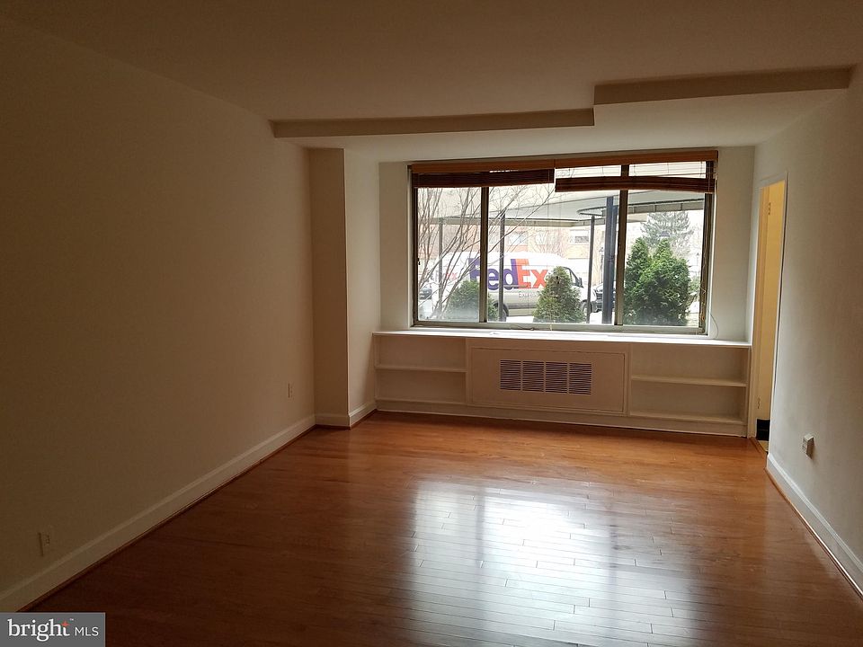 1st image of 1121 Arlington Blvd APT 203