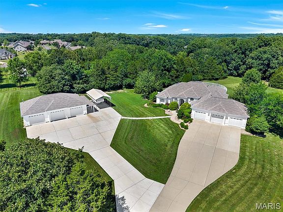 3rd image of 31 Raven Ct