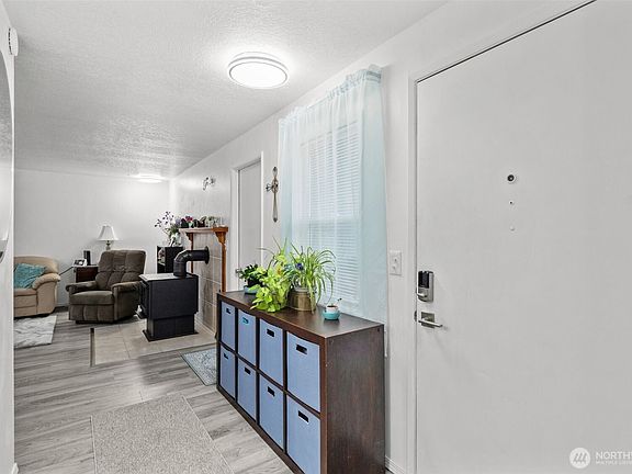 4th image of 16716 16th Avenue Court E