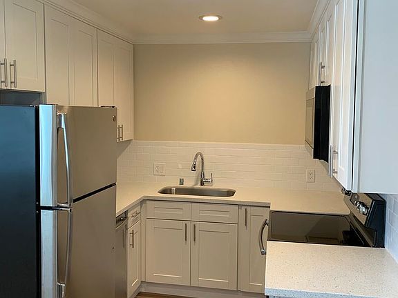 2nd image of 2769 Agate Dr #7