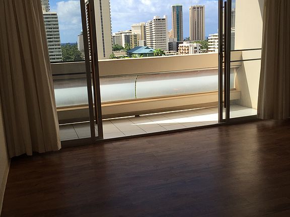 4th image of 500 University Ave APT 1111
