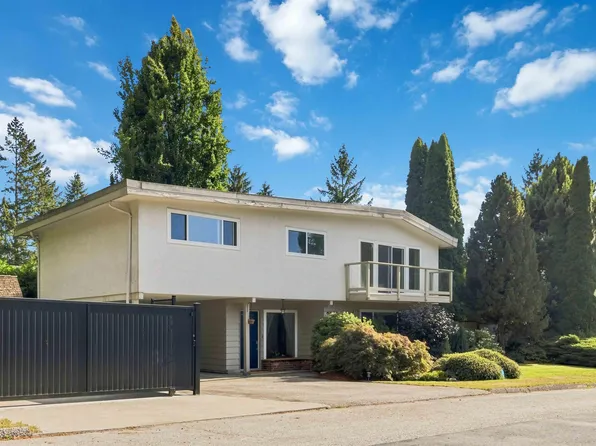 2285 Tompkins Cres, North Vancouver, BC V7H 2E2