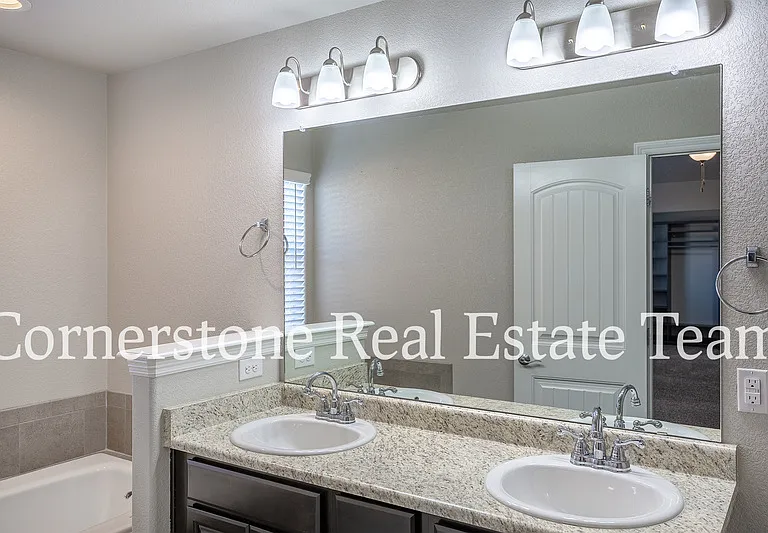 10758 Saco Dr — Photo 24