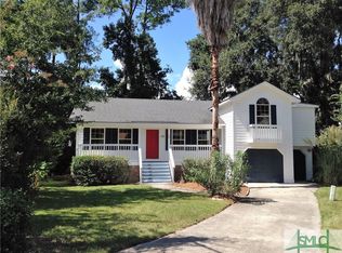 22 S Lake Dr, Savannah, GA 31410