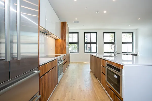 Rented by Bold New York | media 4