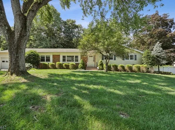 3 Pin Oak Rd, West Caldwell Twp., NJ 07006