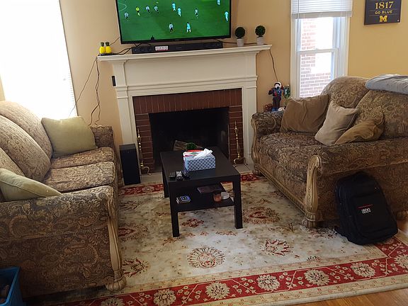 2nd image of 6593 Dolphin St
