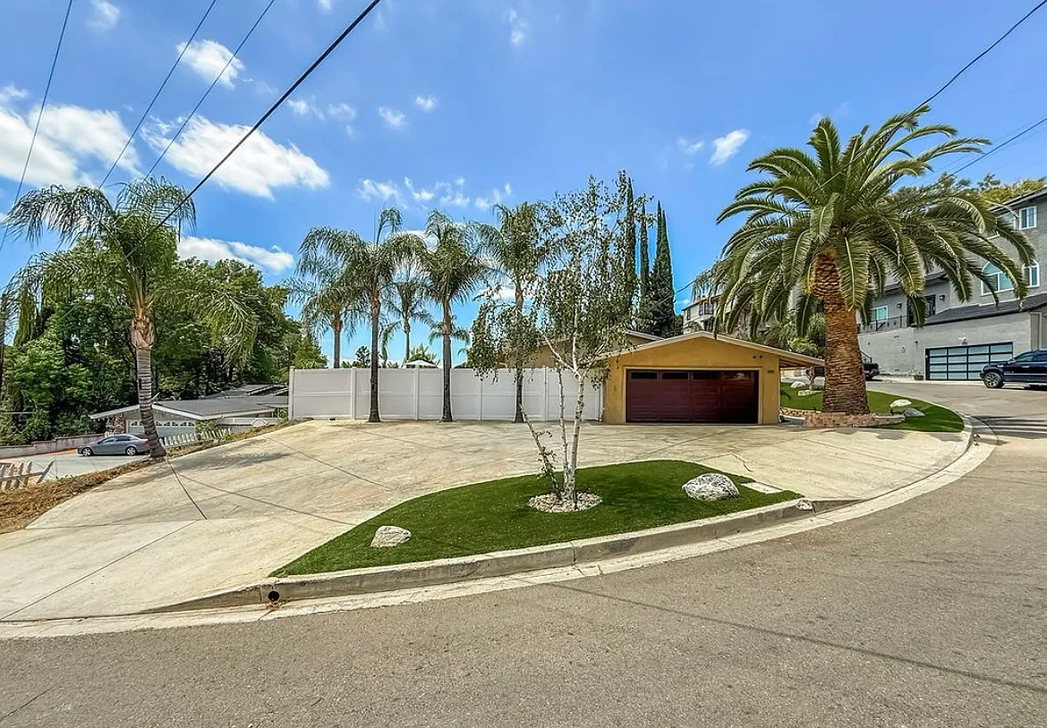 Cass Ave, Woodland Hills — Photo 4
