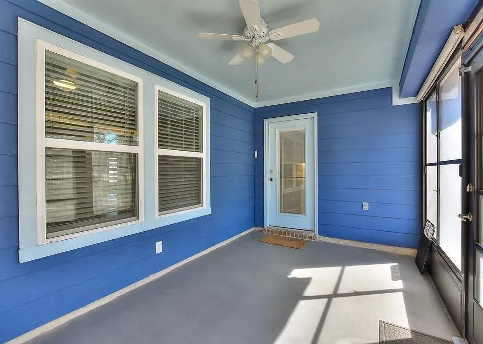 220 Comal Ln #COMAL220