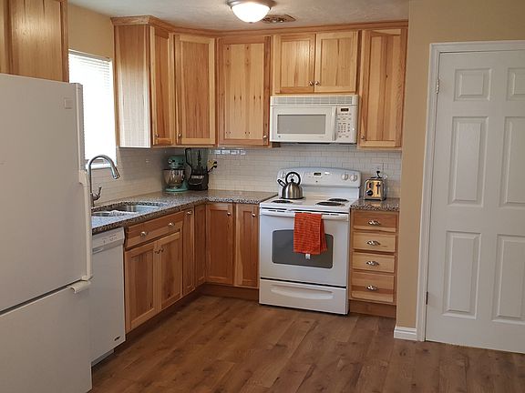 3rd image of 3652 W Belfort Dr