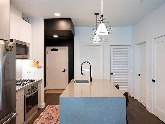 4th image of 2 Sinclair Rd #202