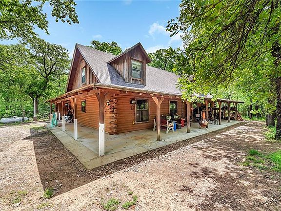 2nd image of 1229 Garza Ln