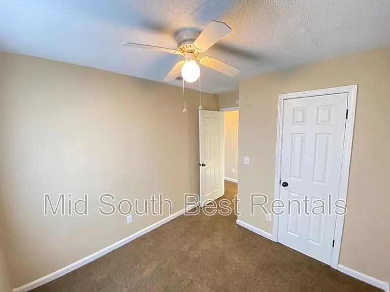 3322 Burgess Dr — Photo 2