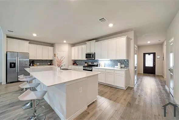10332 Fall Brook Dr — Photo 4