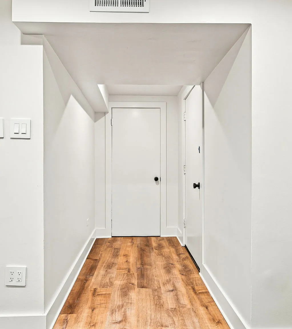 2 bed, 866 sqft, $3,200 — Photo 3