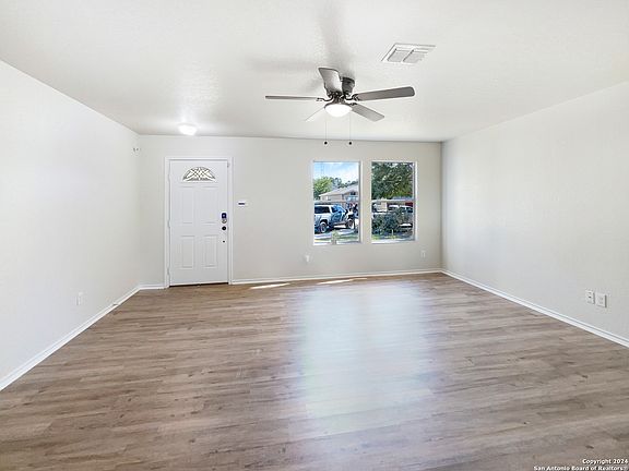 3rd image of 4611 ida spring