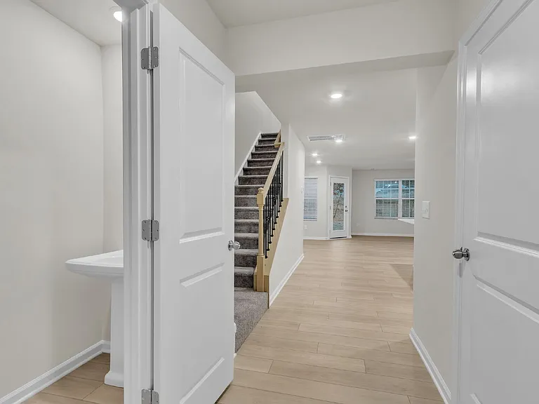 808 Harper St — Photo 3